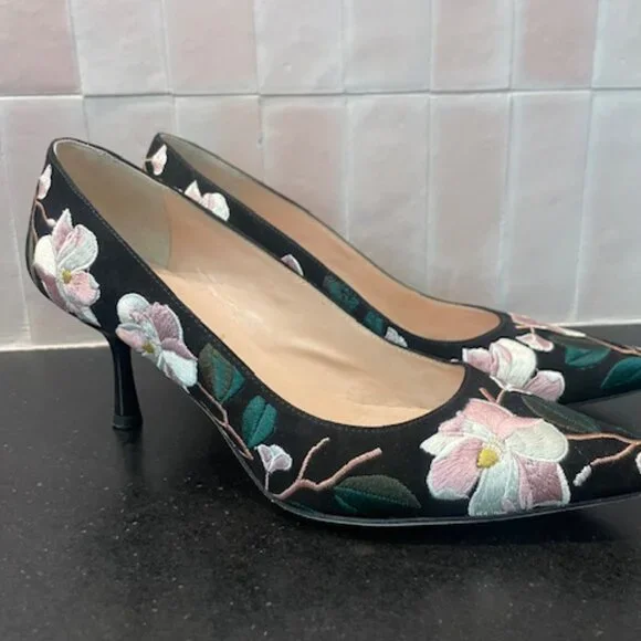 Stunning Kate Spade NY Black Velvet Suede Floral Embroidery Pumps Heels Size 7.5 - Picture 4 of 10